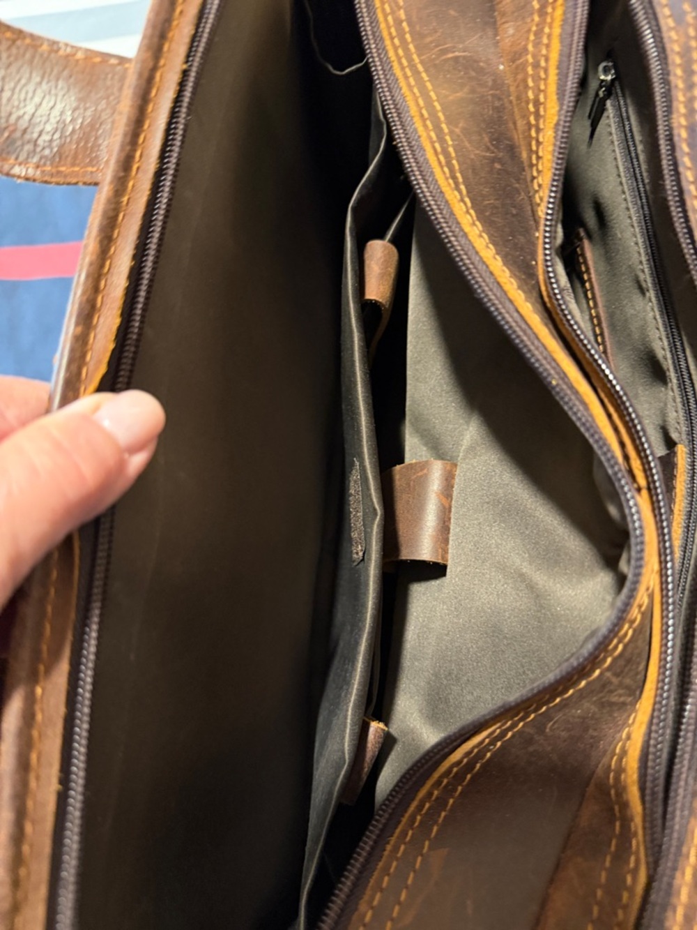 Men's Leather Laptop Briefcase in Brown - Picture 3 of 7